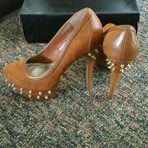 Like New Ladies Shoes...